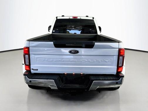 Oxford White 2022 Ford F-450 Lariat