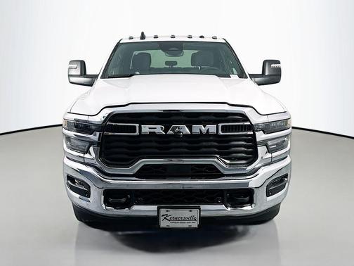 Bright White Clearcoat 2026 RAM 3500 Big Horn Crew Cab 4x4 8' Box