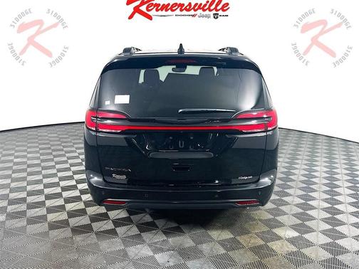 2025 Chrysler Pacifica L