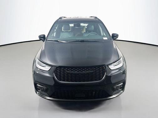 2025 Chrysler Pacifica L