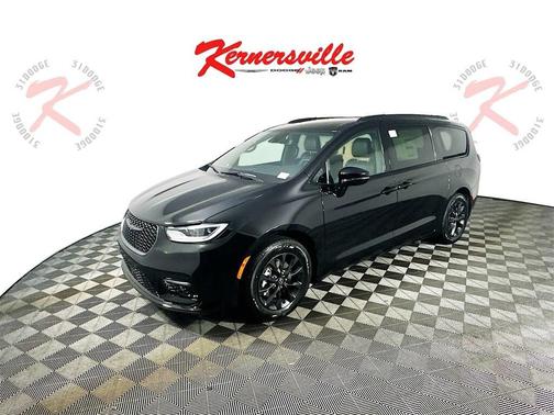 2025 Chrysler Pacifica L