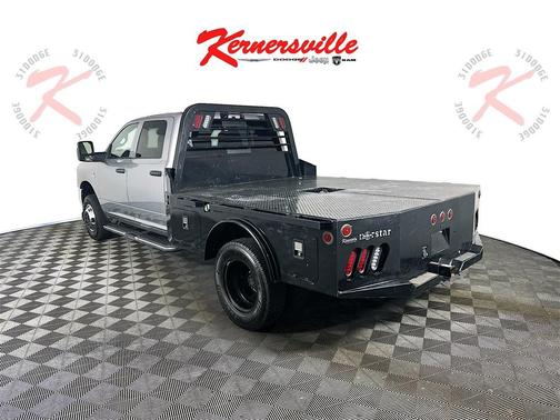 2023 RAM 3500 Tradesman Crew Cab 4x4 8' Box