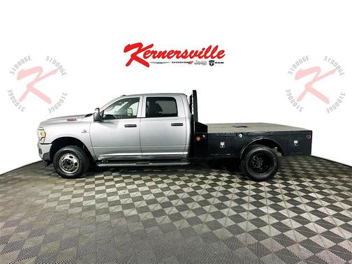 2023 RAM 3500 Tradesman Crew Cab 4x4 8' Box