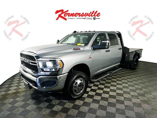 2023 RAM 3500 Tradesman Crew Cab 4x4 8' Box