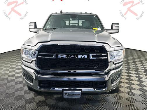 2023 RAM 3500 Tradesman Crew Cab 4x4 8' Box
