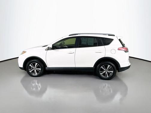 Super White 2018 Toyota RAV4 XLE