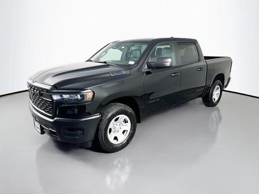 Diamond Black Crystal Pearlcoat 2026 RAM 1500 Tradesman