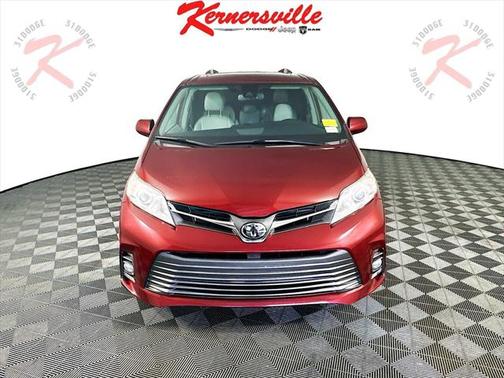 2019 Toyota Sienna XLE