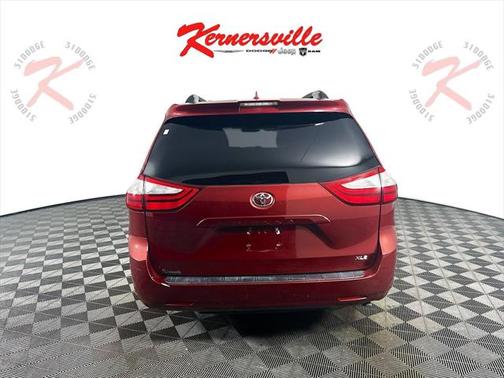 2019 Toyota Sienna XLE