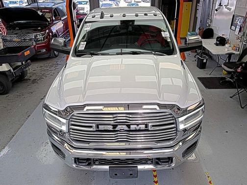 2022 RAM 2500 Laramie Crew Cab 4x4 6'4' Box