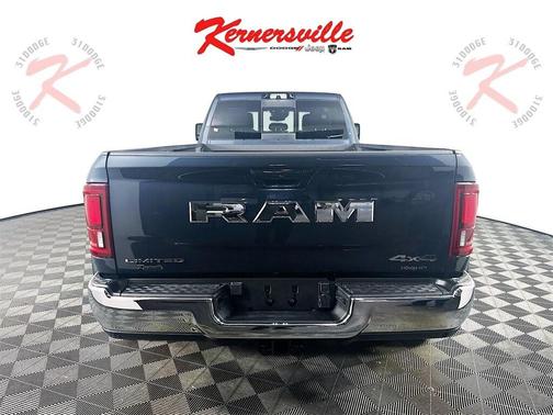 2025 RAM 3500 Limited Crew Cab 4x4 8' Box