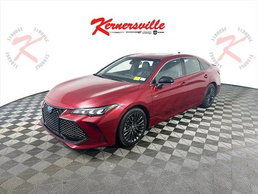 2021 Toyota Avalon Hybrid XSE