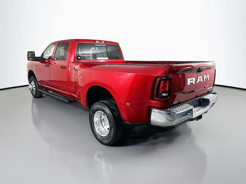 Molten Red Pearlcoat 2026 RAM 3500 Tradesman Crew Cab 4x4 8' Box
