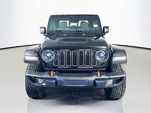 Black Clearcoat 2026 Jeep Gladiator Mojave X