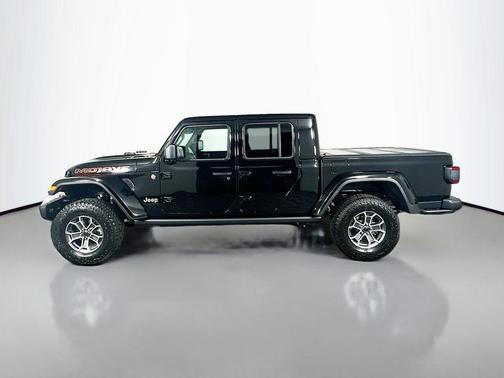 Black Clearcoat 2026 Jeep Gladiator Mojave X