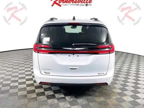 2026 Chrysler Pacifica L