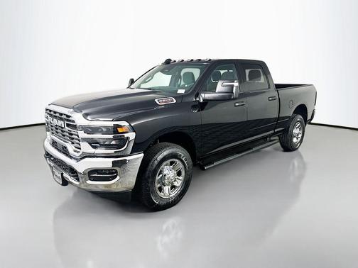 Diamond Black Crystal Pearlcoat 2026 RAM 2500 Tradesman Crew Cab 4x2 6'4' Box