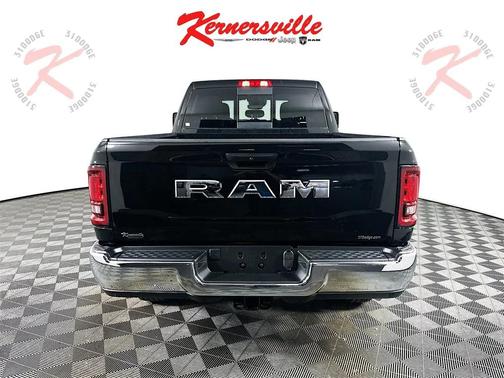 2026 RAM 2500 Tradesman Crew Cab 4x2 6'4' Box