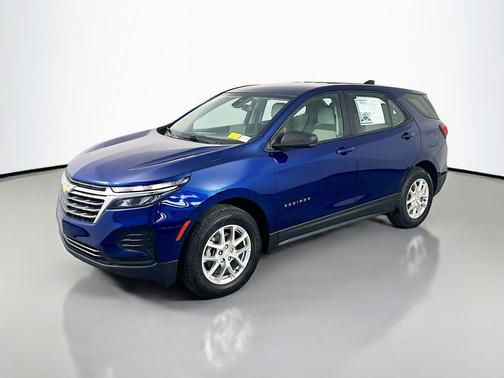 Blue Glow Metallic 2022 Chevrolet Equinox LS