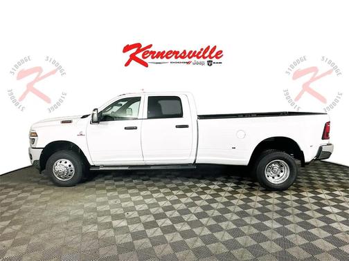 2025 RAM 3500 Tradesman Crew Cab 4x4 8' Box