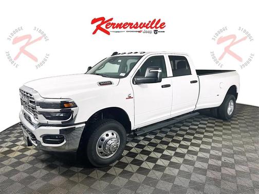2025 RAM 3500 Tradesman Crew Cab 4x4 8' Box