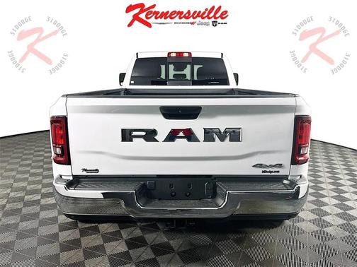 2025 RAM 3500 Tradesman Crew Cab 4x4 8' Box