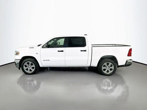 Bright White Clearcoat 2026 RAM 1500 Big Horn/Lone Star