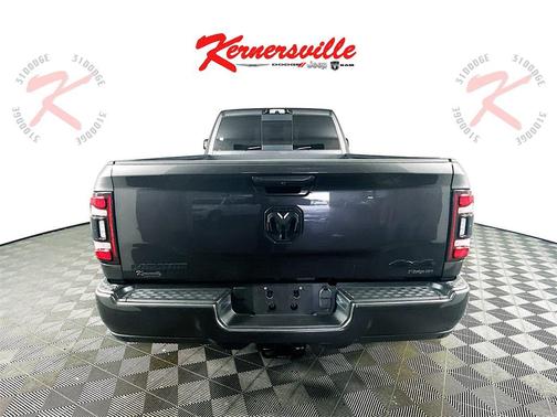 2022 RAM 3500 Laramie Crew Cab 4x4 8' Box