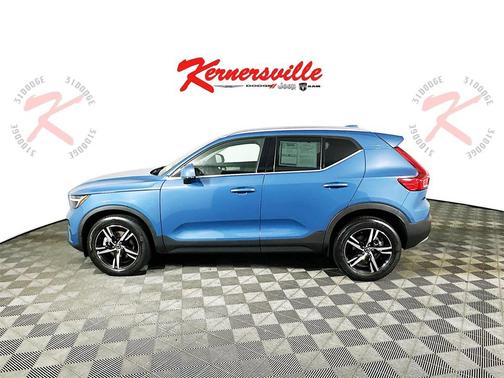 2023 Volvo XC40 B4 Plus Bright Theme