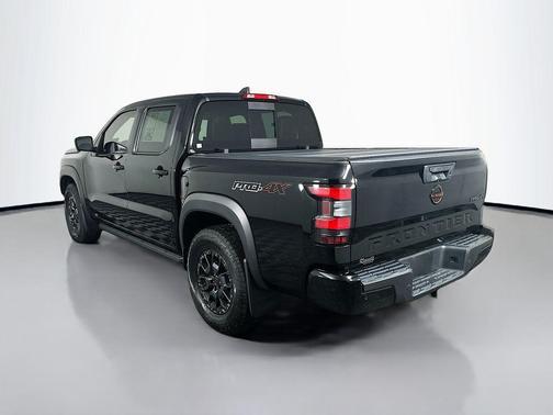Super Black 2024 Nissan Frontier PRO-4X