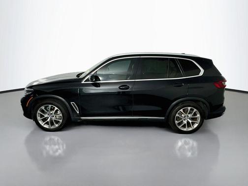 Black Sapphire Metallic 2021 BMW X5 sDrive40i