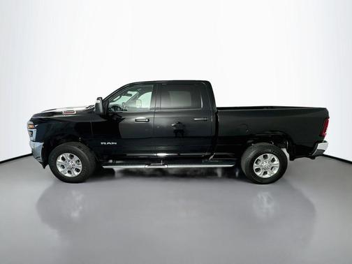 Diamond Black Crystal Pearlcoat 2026 RAM 2500 Big Horn Crew Cab 4x4 6'4' Box