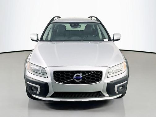 Bright Silver Metallic 2016 Volvo XC70 T5 Drive-E Premier