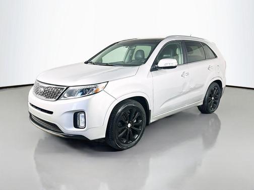 Bright Silver 2014 Kia Sorento SX