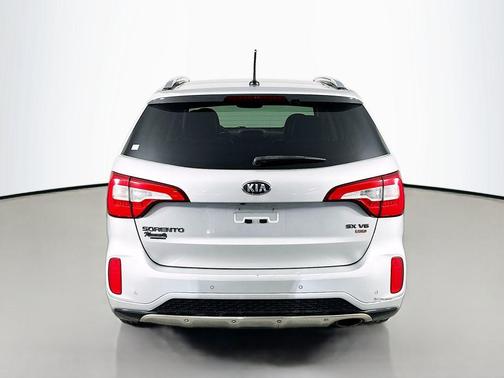 Bright Silver 2014 Kia Sorento SX