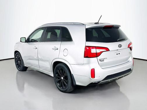 Bright Silver 2014 Kia Sorento SX