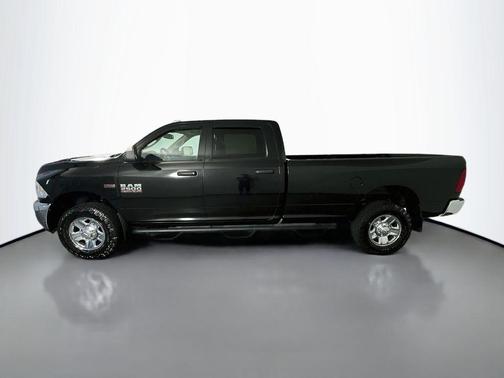 Brilliant Black Crystal Pearlcoat 2016 RAM 2500 Tradesman