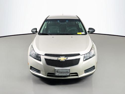 Champagne Silver Metallic 2013 Chevrolet Cruze LS