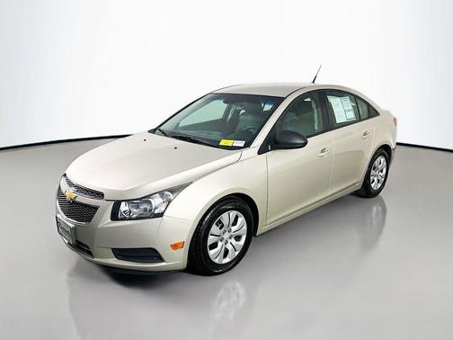 Champagne Silver Metallic 2013 Chevrolet Cruze LS
