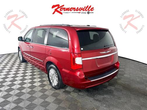 2015 Chrysler Town & Country Touring-L