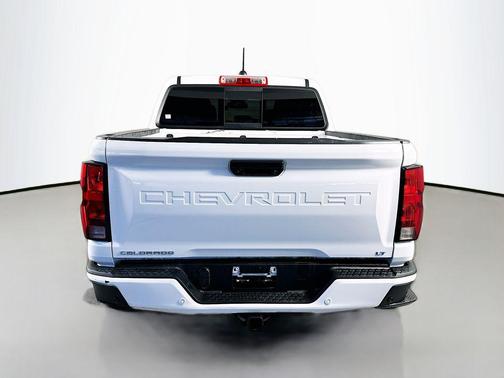 Summit White 2024 Chevrolet Colorado LT
