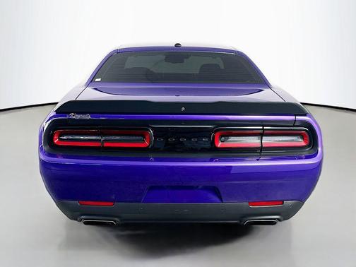Plum Crazy Pearlcoat 2023 Dodge Challenger R/T