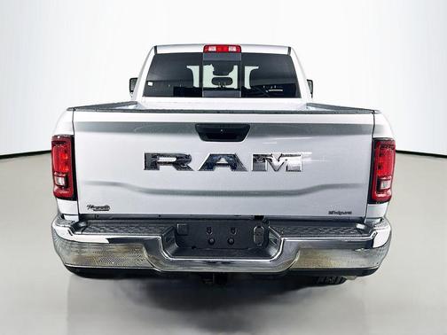 Silver Zynith 2026 RAM 2500 Tradesman Crew Cab 4x2 6'4' Box