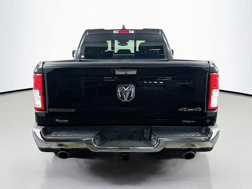 Diamond Black Crystal Pearlcoat 2019 RAM 1500 Big Horn