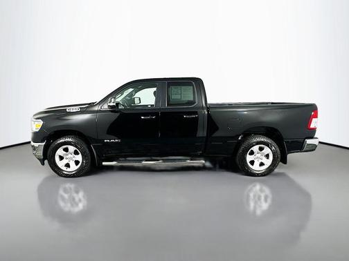 Diamond Black Crystal Pearlcoat 2019 RAM 1500 Big Horn