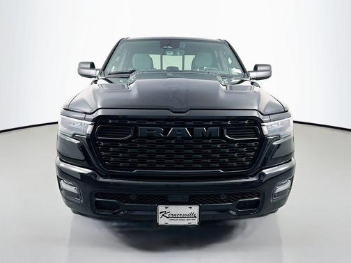 Diamond Black Crystal Pearlcoat 2026 RAM 1500 Express