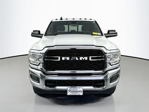 Bright White Clearcoat 2022 RAM 3500 Tradesman Crew Cab 4x4 8' Box