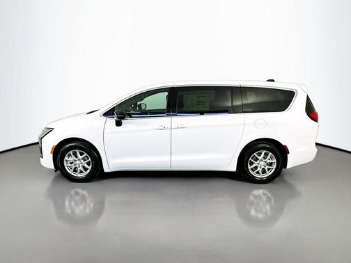 Bright White Clearcoat 2027 Chrysler Pacifica L