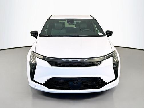 Bright White Clearcoat 2027 Chrysler Pacifica L
