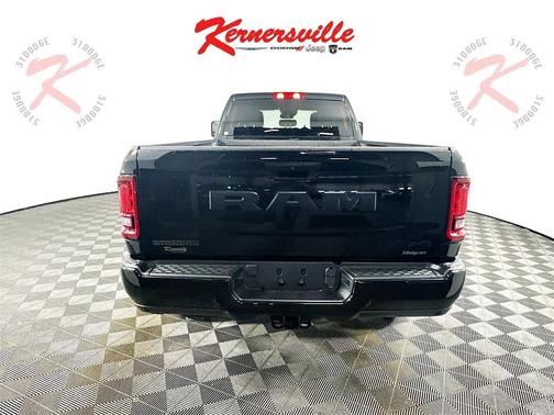 2025 RAM 2500 Big Horn Crew Cab 4x4 8' Box